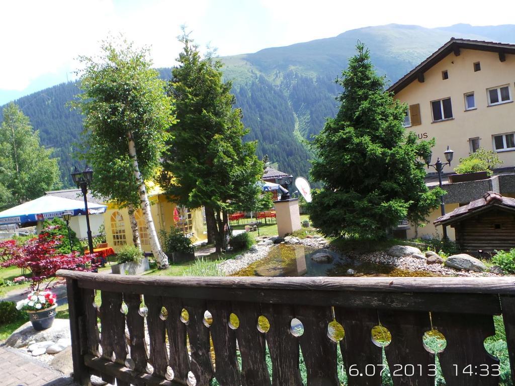 Hotel B&B Casa La Val Sedrun Camera foto