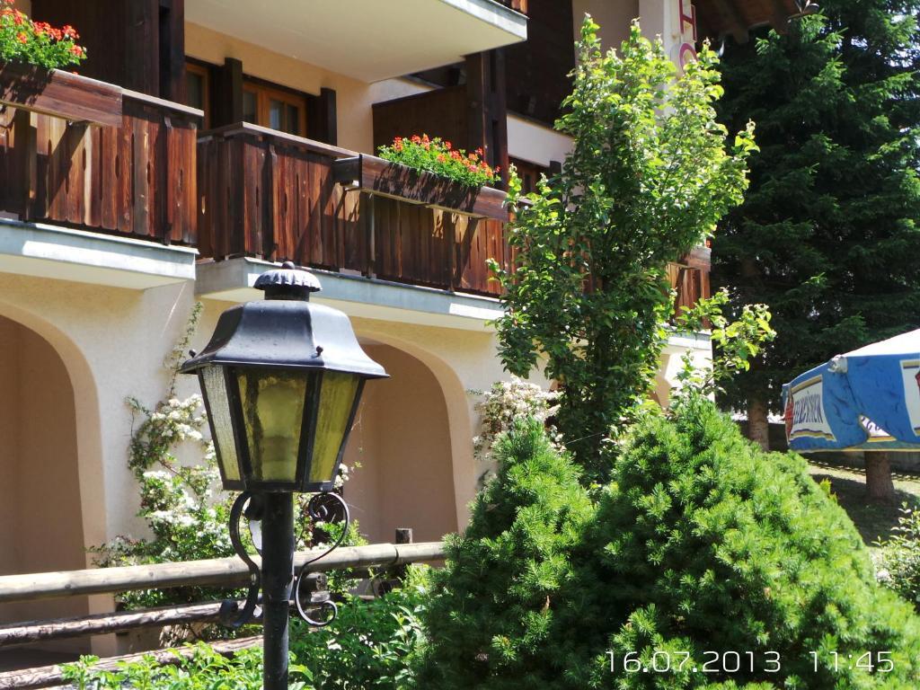 Hotel B&B Casa La Val Sedrun Camera foto