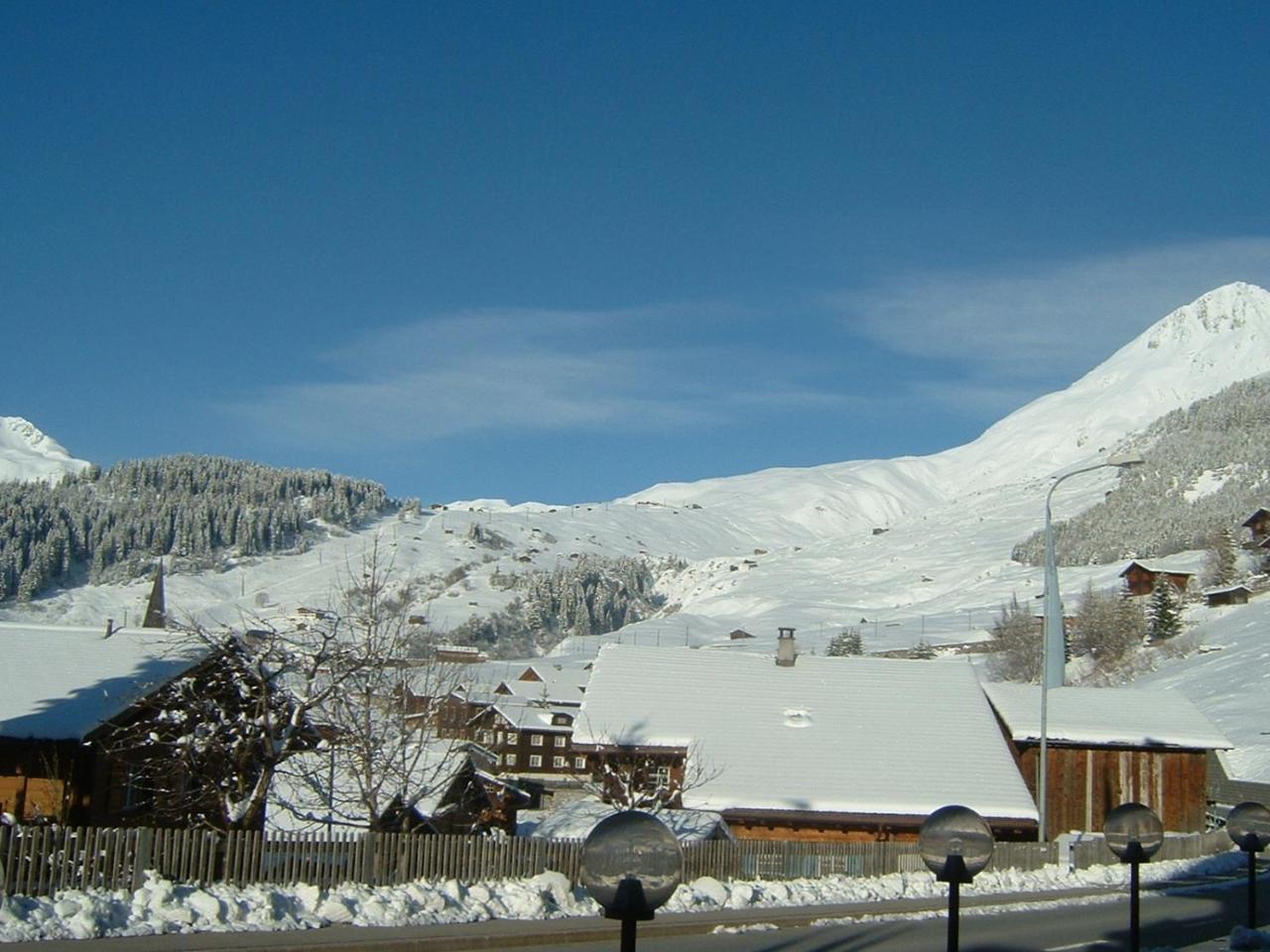Hotel B&B Casa La Val Sedrun Esterno foto